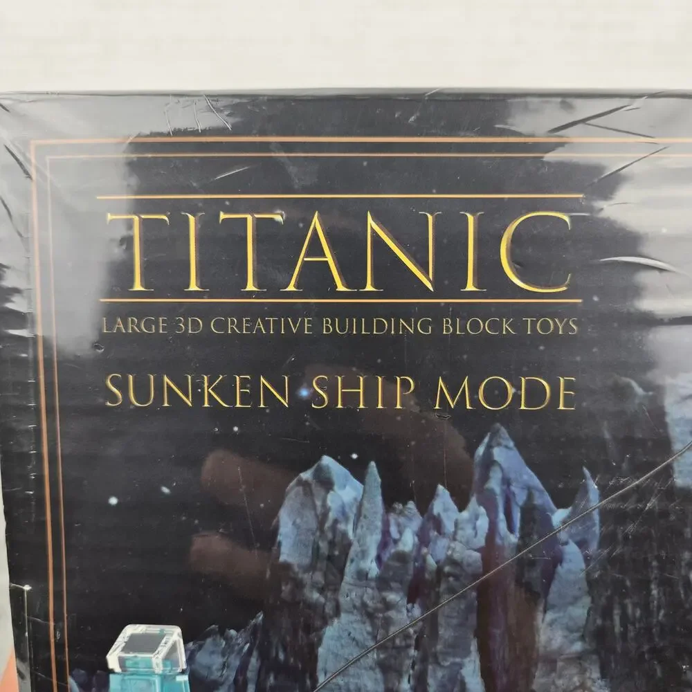 Sealed Tok Moc Titanic 66010 2288pcs  2 In 1 Block Model